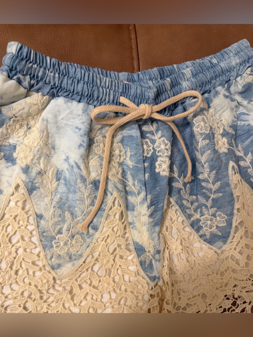 E2 Clothing Boho cloud washed effect Crochet Lace Trim Shorts NWT - Picture 3 of 10